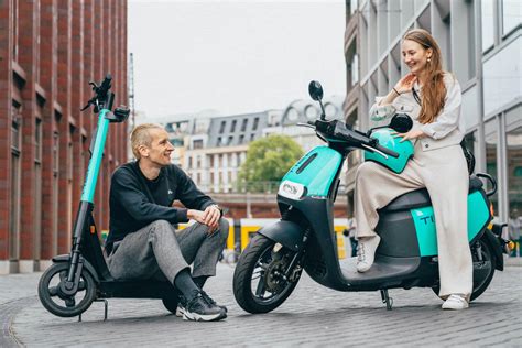 The Magic Touch Moped: A Smart and Sustainable Choice